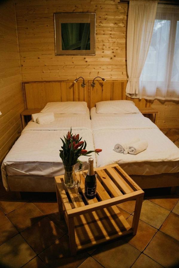 Daglezjowy Dwor Otel Osiek  Dış mekan fotoğraf