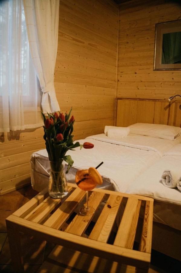 Daglezjowy Dwor Otel Osiek  Dış mekan fotoğraf