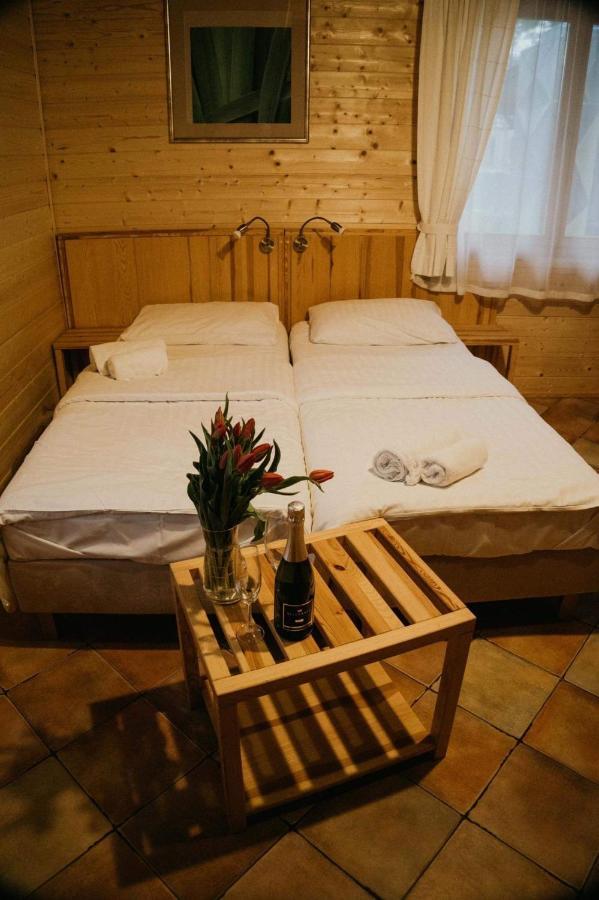 Daglezjowy Dwor Otel Osiek  Dış mekan fotoğraf